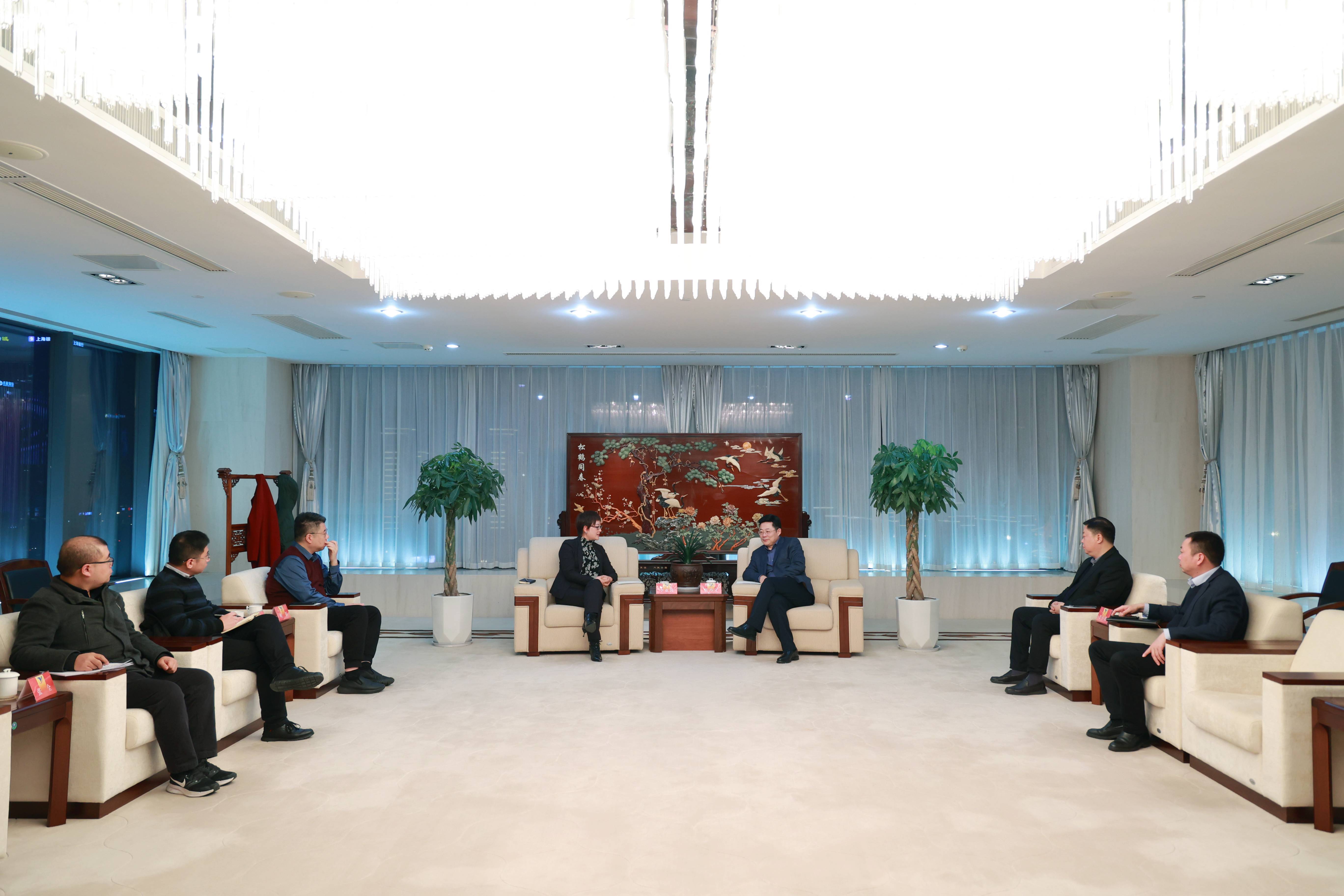 集團與進出口銀行江蘇分行深化(huà)銀企合作(zuò)